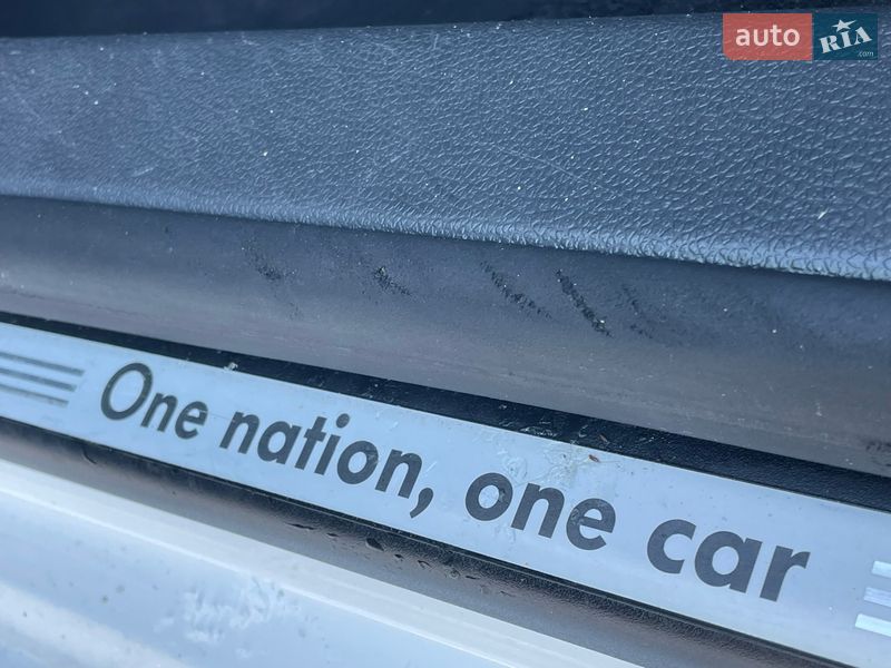 Хэтчбек Volkswagen Golf 2009 в Житомире