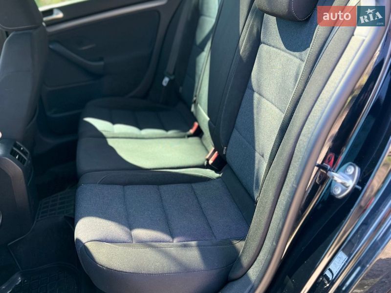 Універсал Volkswagen Golf 2011 в Макарові