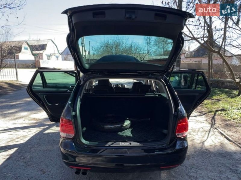 Універсал Volkswagen Golf 2011 в Макарові