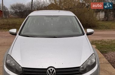 Хэтчбек Volkswagen Golf 2011 в Коростене