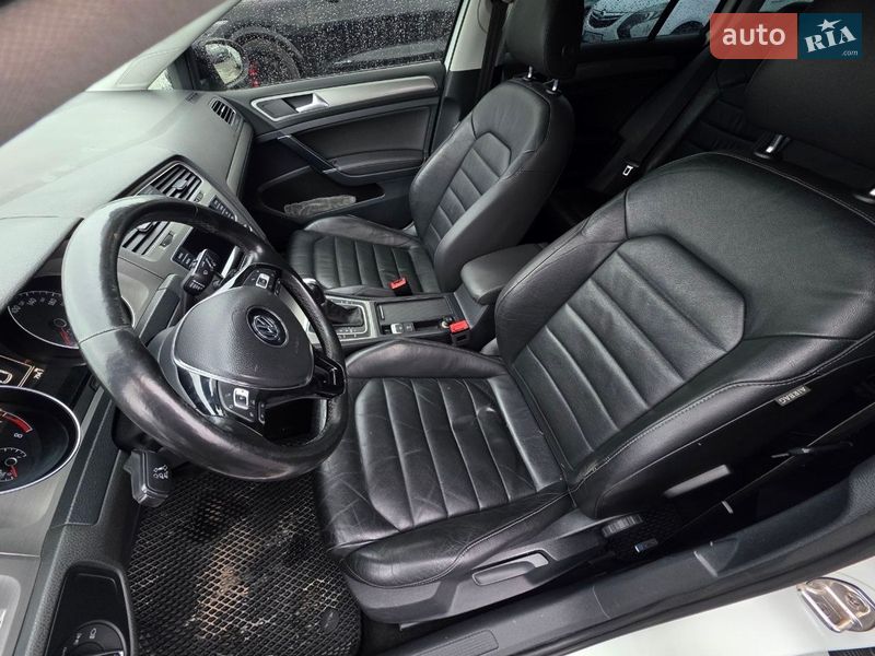 Универсал Volkswagen Golf 2014 в Тернополе