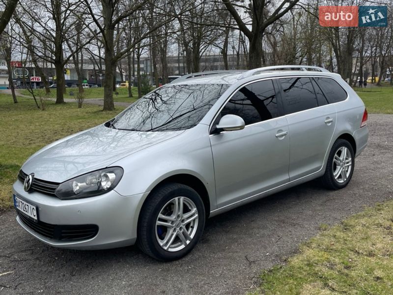 Универсал Volkswagen Golf 2010 в Хмельницком