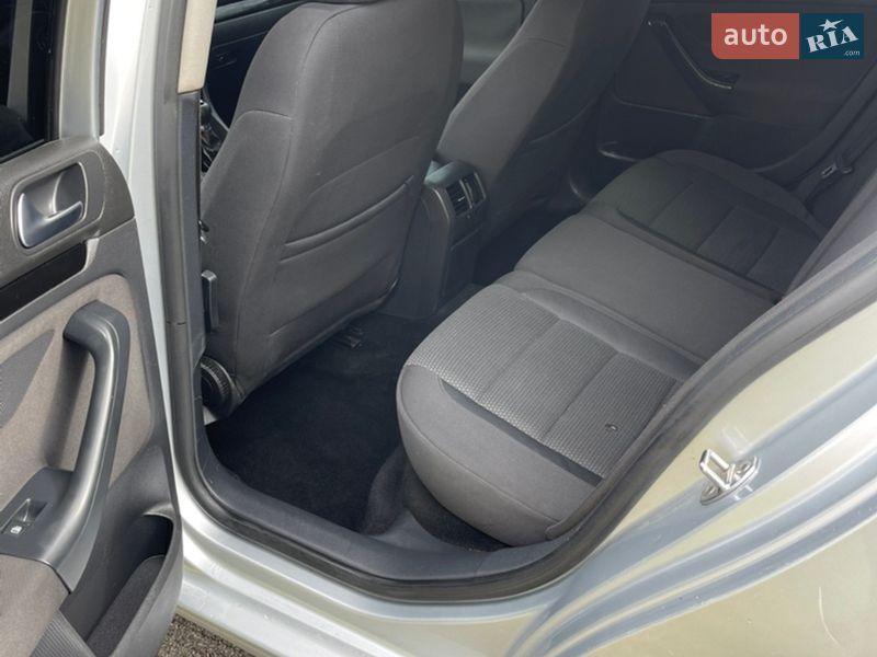 Универсал Volkswagen Golf 2010 в Хмельницком