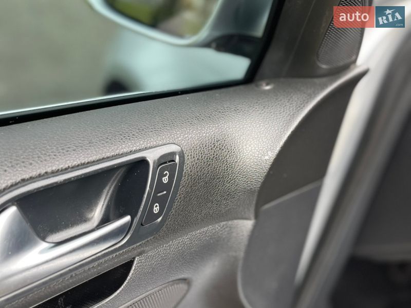 Универсал Volkswagen Golf 2010 в Хмельницком