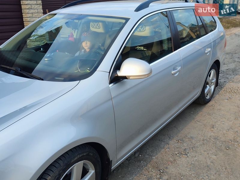 Универсал Volkswagen Golf 2010 в Новоархангельске