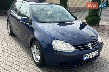 Хэтчбек Volkswagen Golf 2005 в Ровно