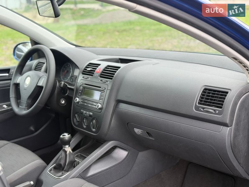 Хэтчбек Volkswagen Golf 2006 в Березане