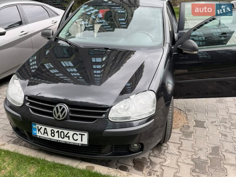 Хэтчбек Volkswagen Golf 2009 в Киеве