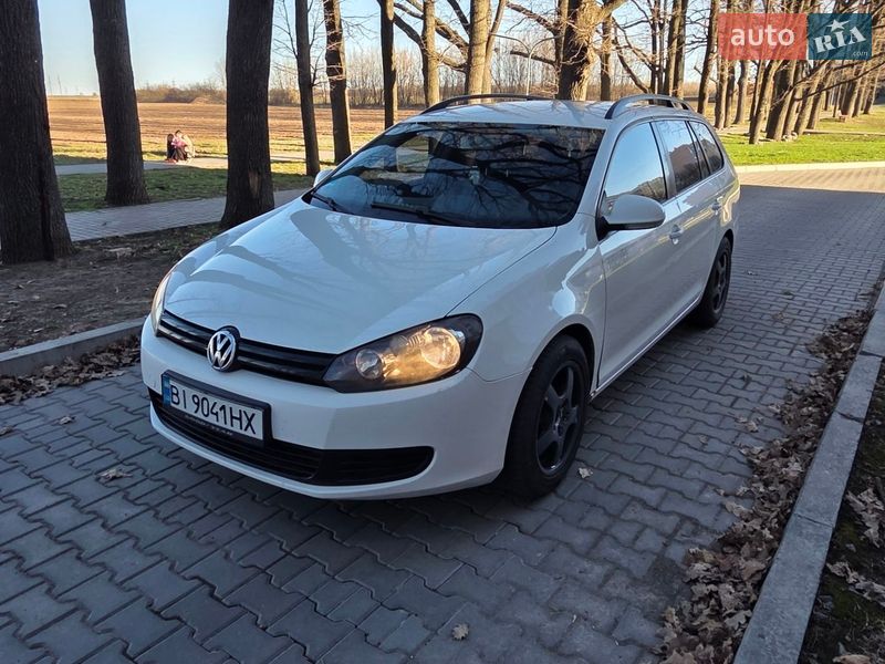 Универсал Volkswagen Golf 2010 в Полтаве