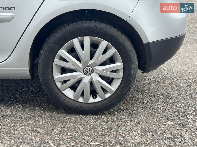 Хэтчбек Volkswagen Golf 2008 в Ахтырке