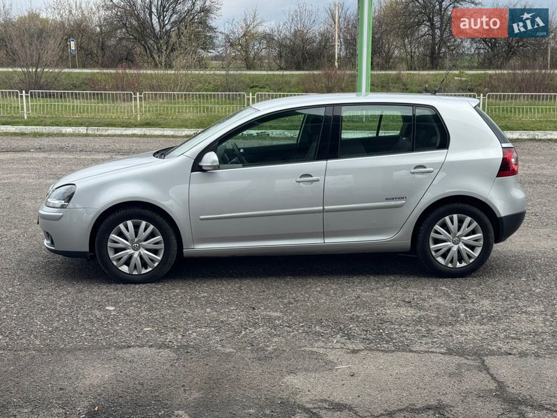 Хэтчбек Volkswagen Golf 2008 в Ахтырке