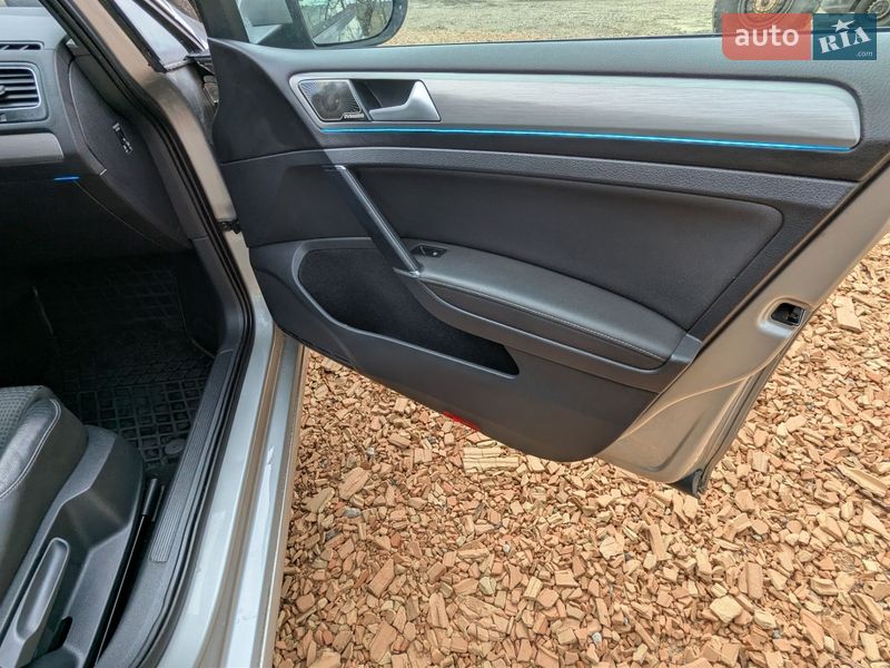 Универсал Volkswagen Golf 2014 в Обухове