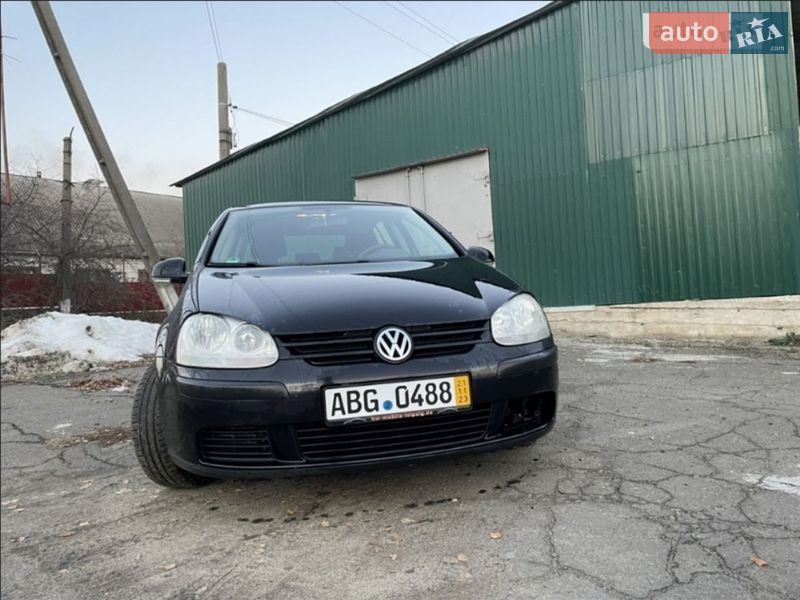 Хэтчбек Volkswagen Golf 2006 в Гайвороне