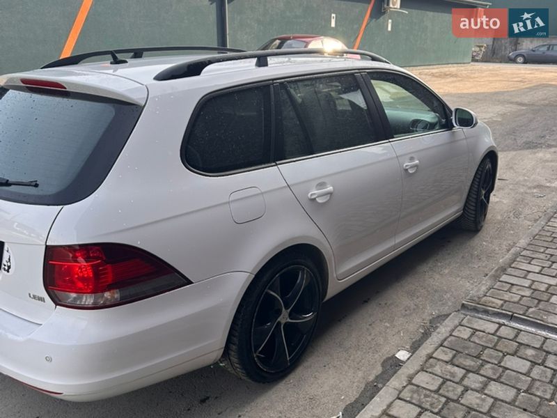 Универсал Volkswagen Golf 2009 в Збараже