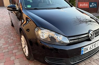 Хэтчбек Volkswagen Golf 2009 в Сарнах