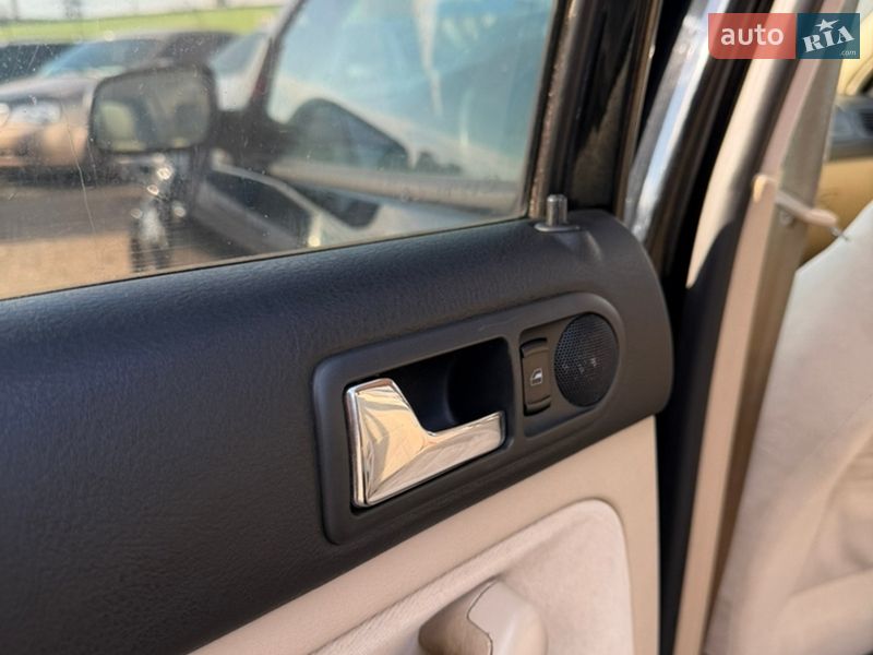 Универсал Volkswagen Golf 2001 в Чернигове
