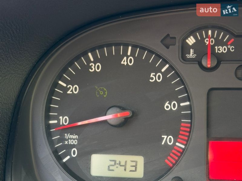 Универсал Volkswagen Golf 2001 в Чернигове