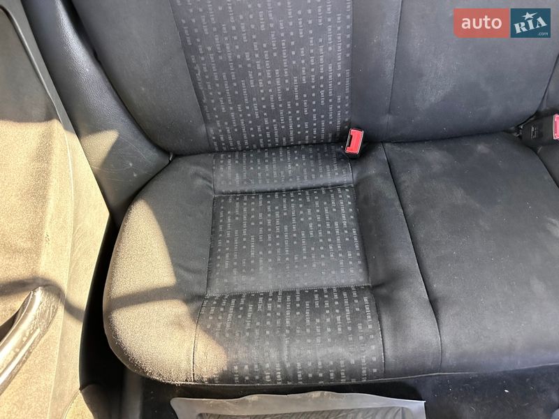 Хэтчбек Volkswagen Golf 2002 в Виннице