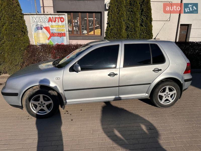Хэтчбек Volkswagen Golf 2002 в Виннице