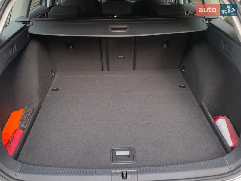 Volkswagen Golf 2019 VIN WVWZZZAUZKP541219 фото оголошення 18 з 63