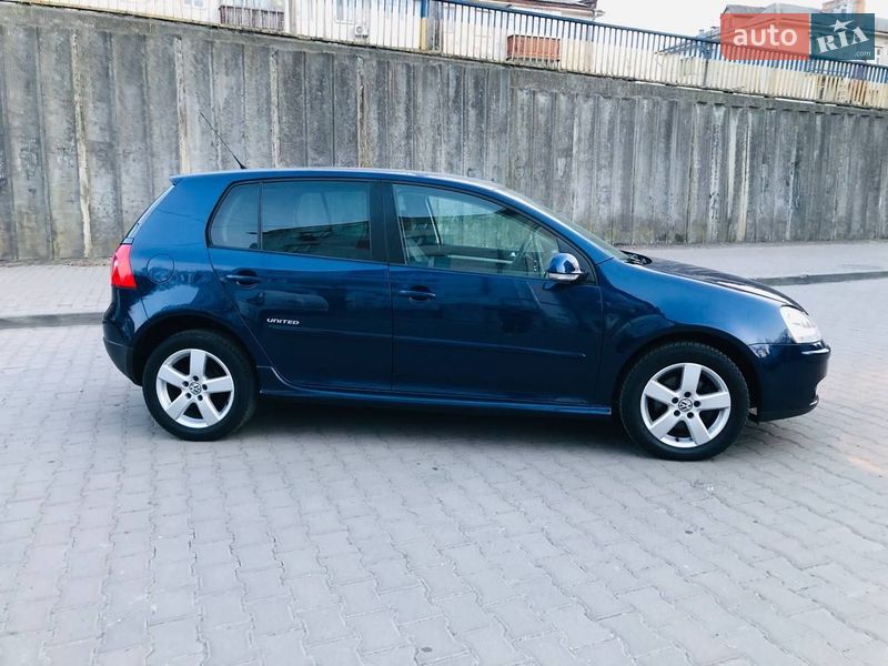 Хэтчбек Volkswagen Golf 2008 в Харькове фото Хэтчбек Volkswagen Golf 2008 в Харькове