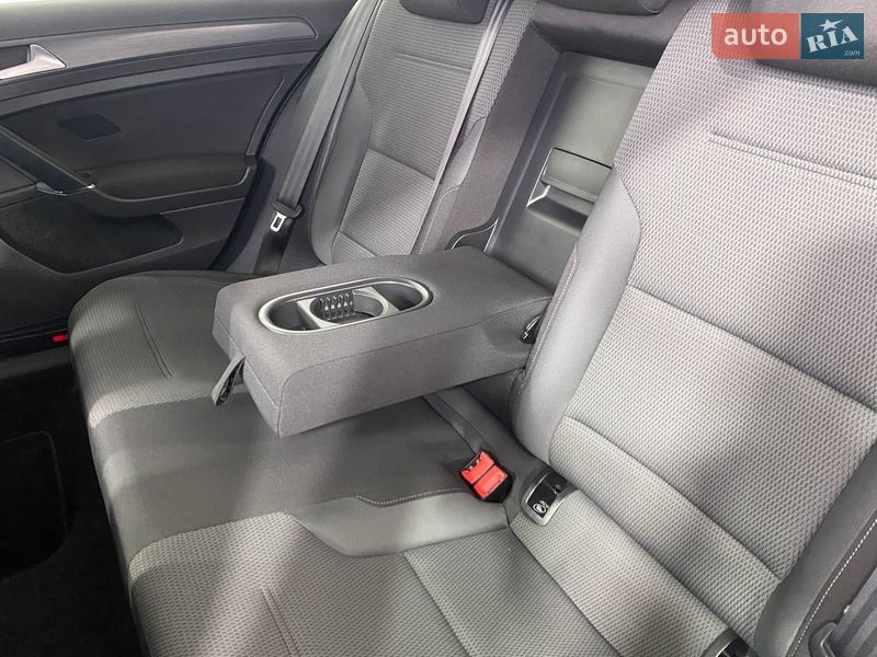 Универсал Volkswagen Golf 2018 в Львове