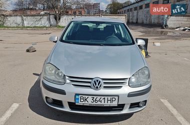Хэтчбек Volkswagen Golf 2004 в Ровно