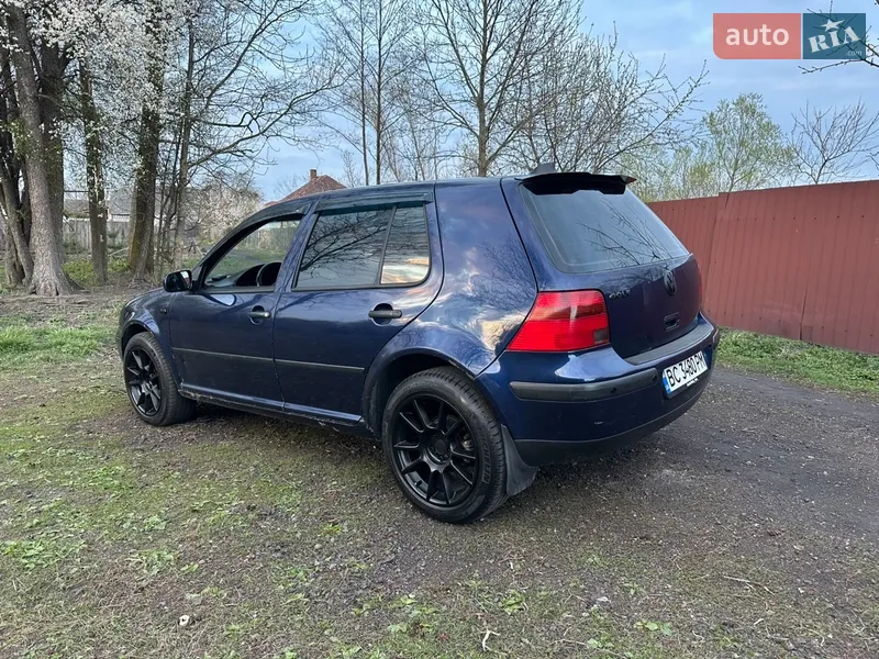 Volkswagen Golf