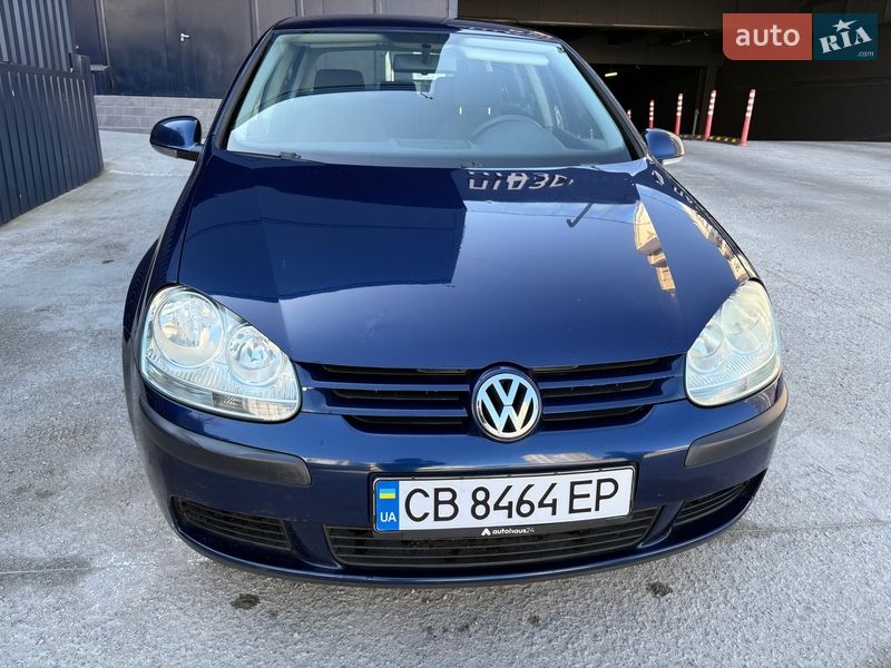 Хэтчбек Volkswagen Golf 2005 в Киеве