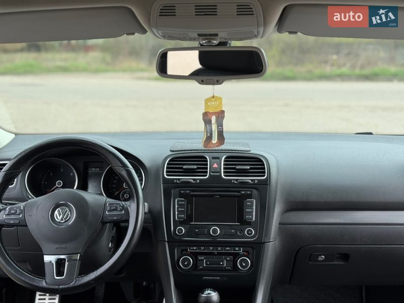 Универсал Volkswagen Golf 2012 в Нововолынске