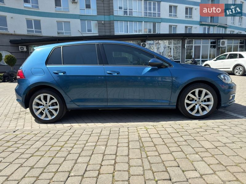 Хэтчбек Volkswagen Golf 2019 в Ивано-Франковске
