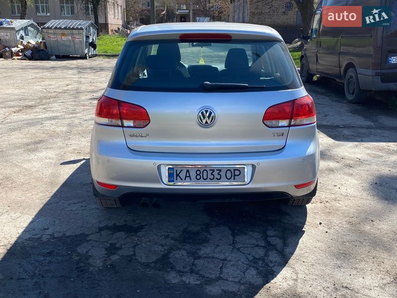 Хэтчбек Volkswagen Golf 2009 в Киеве