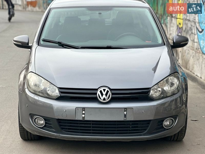 Хэтчбек Volkswagen Golf 2011 в Днепре