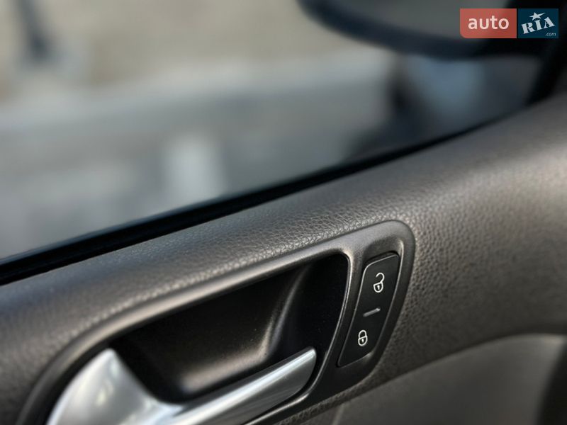 Хэтчбек Volkswagen Golf 2007 в Ровно