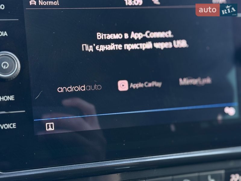 Хэтчбек Volkswagen Golf 2018 в Киеве