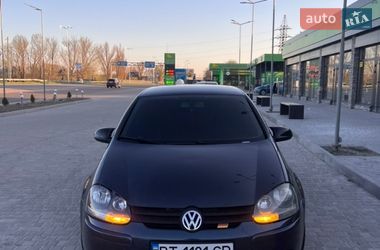 Хетчбек Volkswagen Golf 2004 в Дніпрі