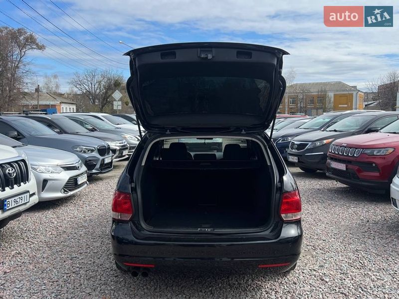 Универсал Volkswagen Golf 2010 в Полтаве