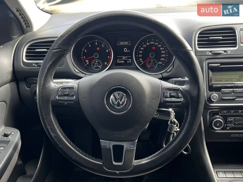 Универсал Volkswagen Golf 2010 в Полтаве