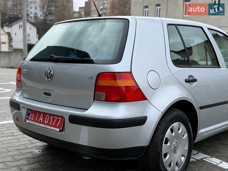 Хэтчбек Volkswagen Golf 2003 в Тернополе