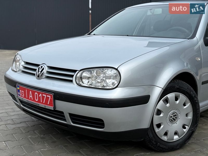 Хэтчбек Volkswagen Golf 2003 в Тернополе