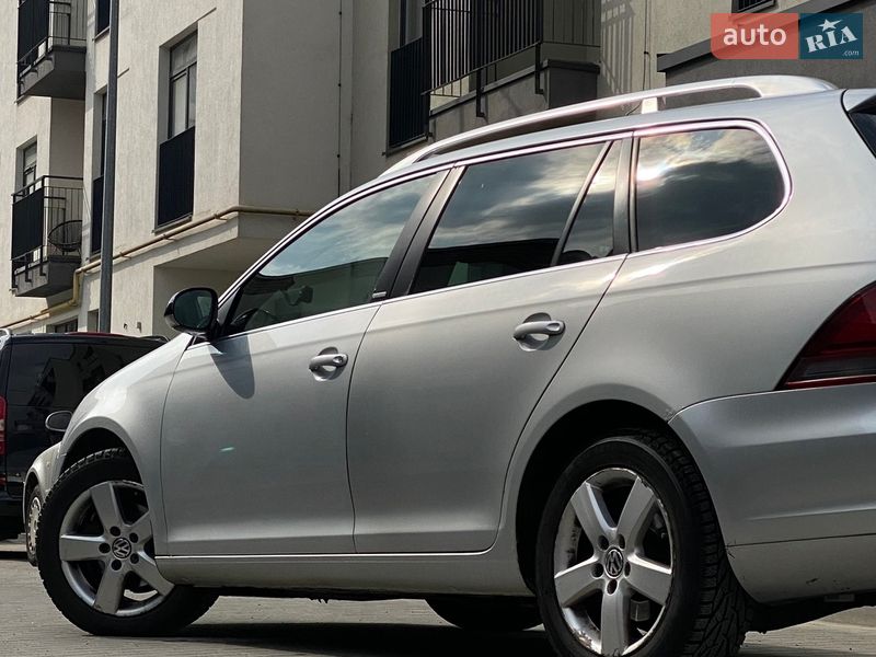 Универсал Volkswagen Golf 2012 в Львове