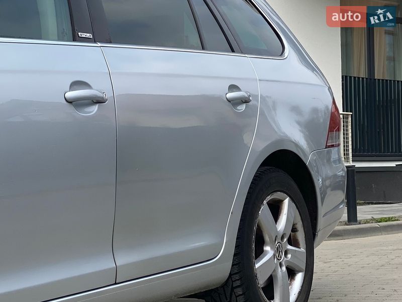 Универсал Volkswagen Golf 2012 в Львове