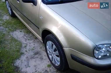 Хэтчбек Volkswagen Golf 2001 в Львове