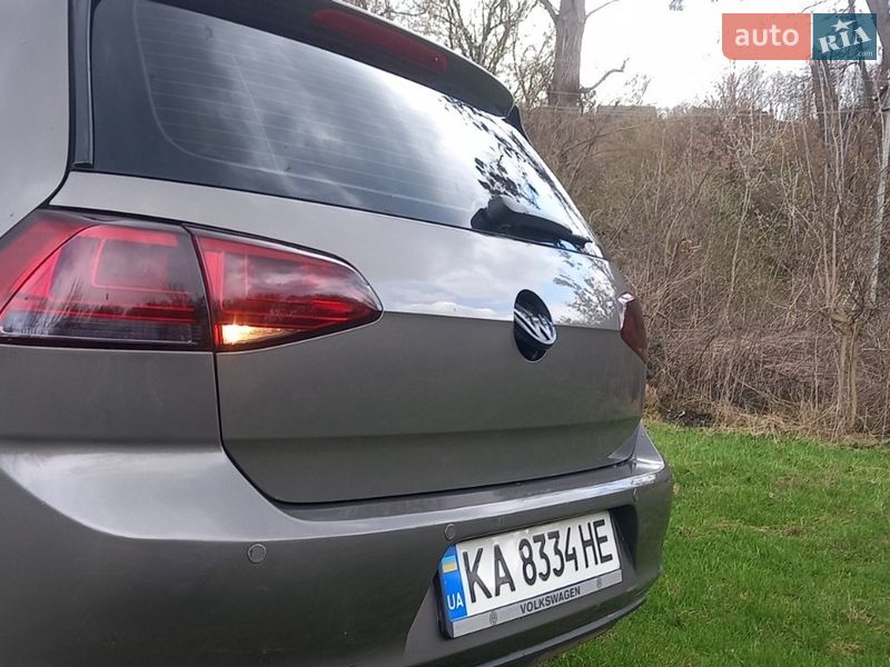 Хэтчбек Volkswagen Golf 2013 в Ромнах