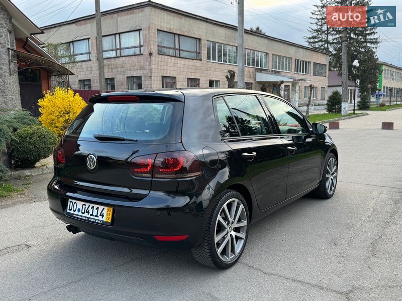 Хэтчбек Volkswagen Golf 2009 в Умани