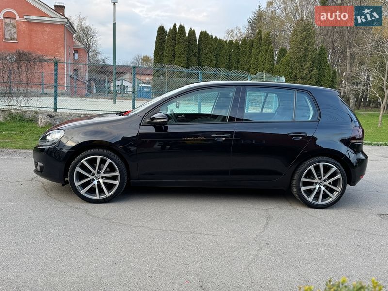 Хэтчбек Volkswagen Golf 2009 в Умани