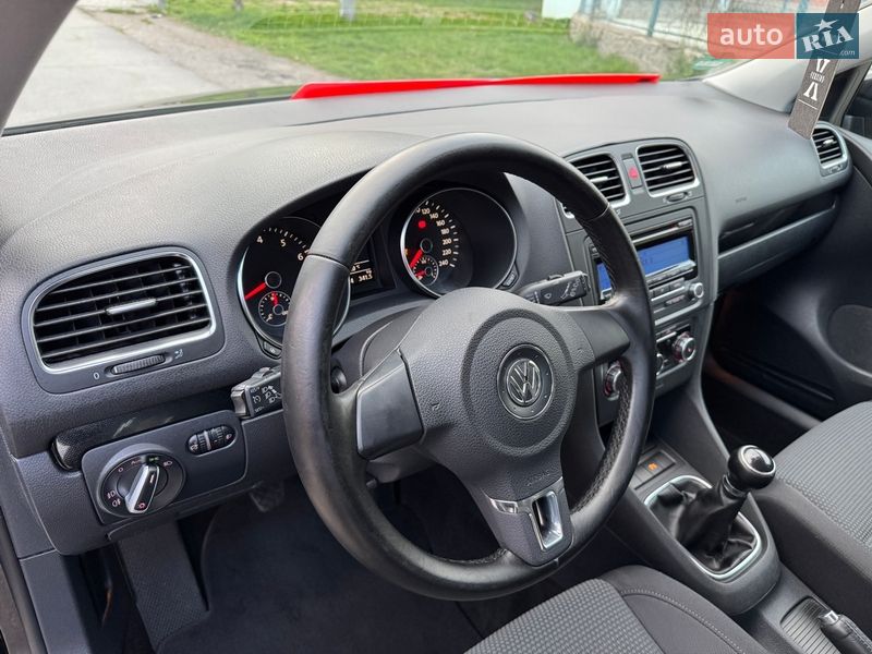 Хэтчбек Volkswagen Golf 2009 в Умани