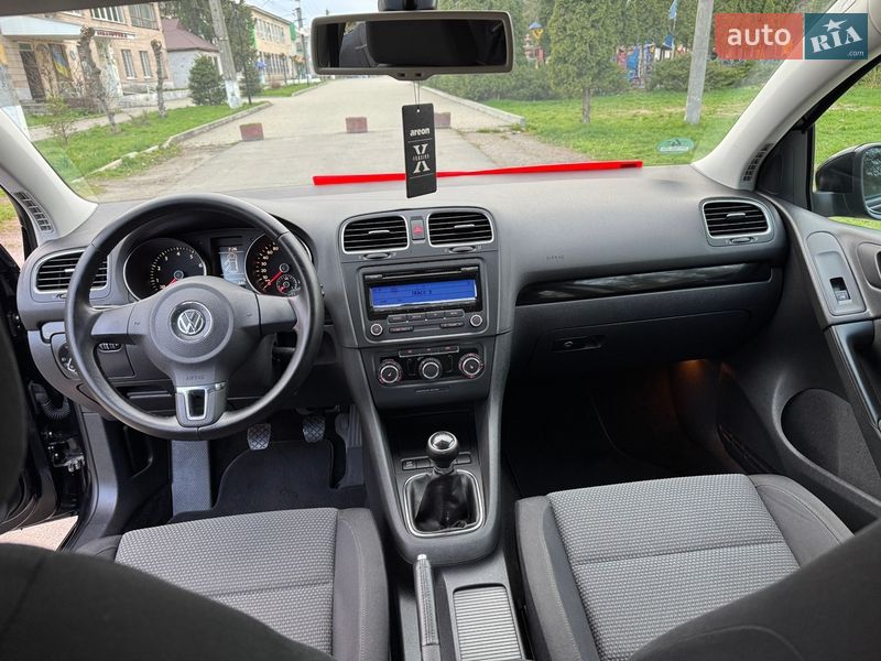 Хэтчбек Volkswagen Golf 2009 в Умани