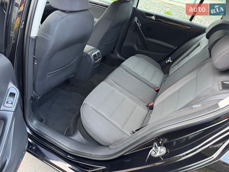 Хэтчбек Volkswagen Golf 2009 в Умани