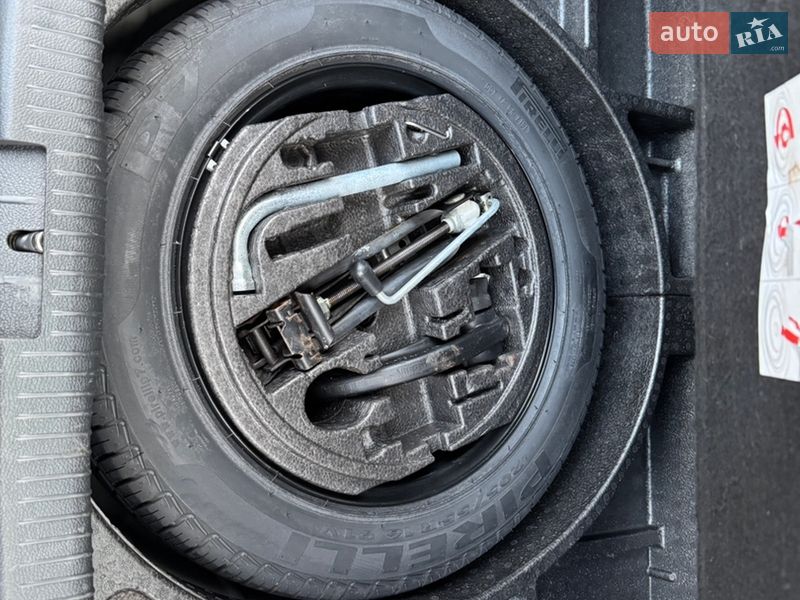 Хэтчбек Volkswagen Golf 2009 в Умани